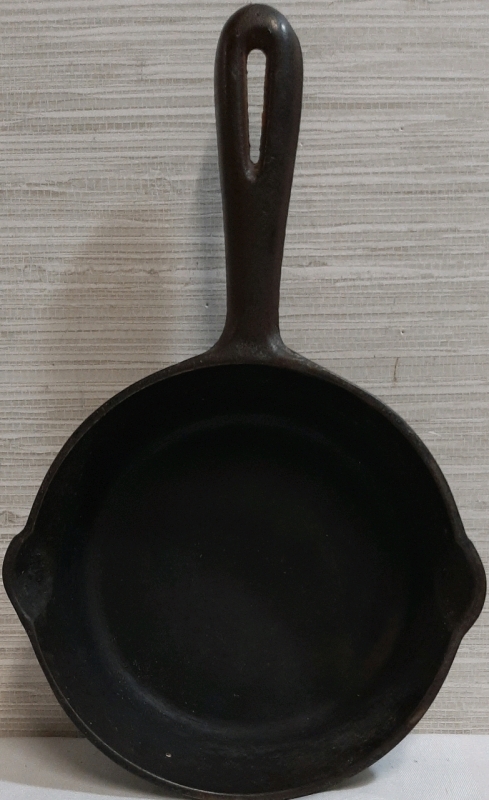 Rare Vintage Findlay #3 Cast Iron Pan Made in Carleton Place Ontario 6" Wide X 10.5" Long