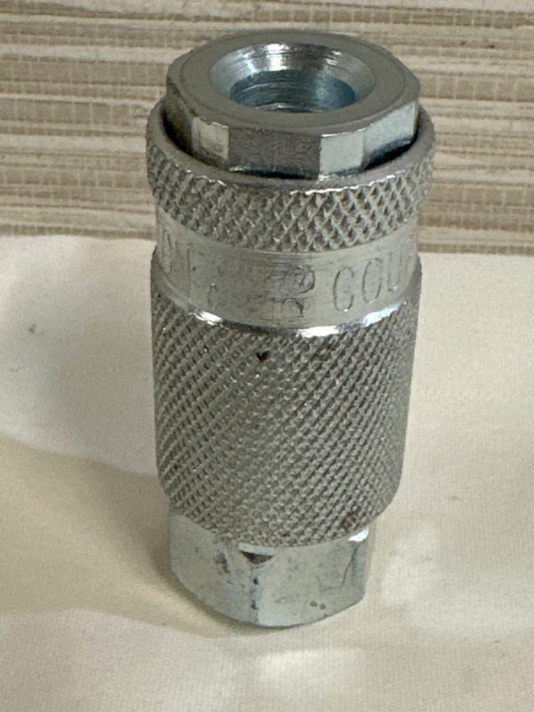 Milton 1/4” L-Style Quick Coupler 2.5” Tall 1” Diameter