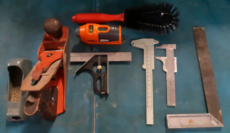 Assorted Tool Lot | Includes But Isnt Limited Too; Hand Planes, a Square and a * Tested and Working* Laser Stright Device For Leveling