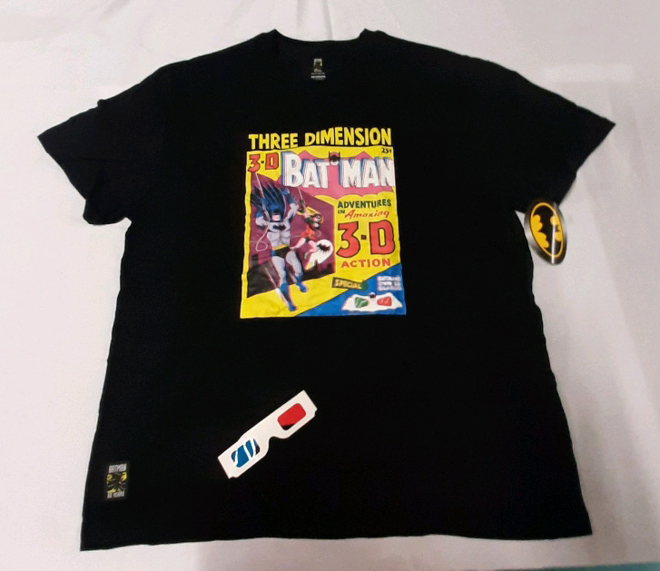 New Batman 2XL Tshirt in 3-D. Comes with glasses