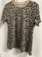 New Woman&rsquo;s silky Wild Cat Print T-Shirt size Medium