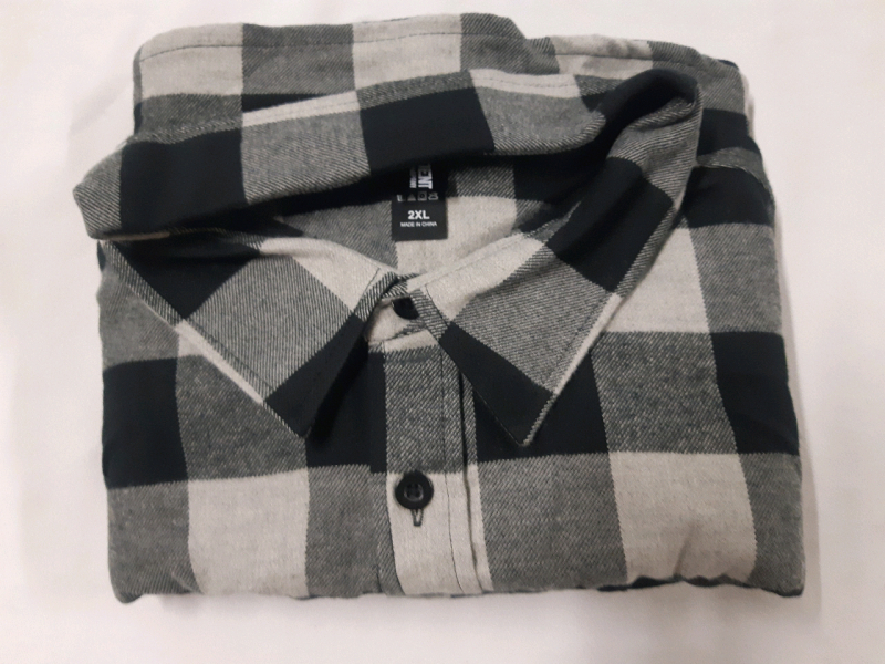 New Independant Trading Company | 2XL Plaid Long Sleeve Button Up Shirt With 2 Front Pockets