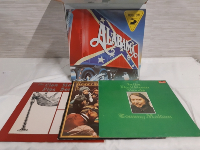 30+ Vintage Country Vinyl Records ( Assorted Artists )