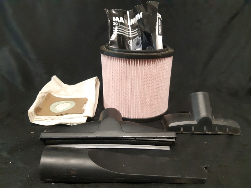 Maximum 30L Vaccum Air Filter, Hose Attachments and Vacuum Bag