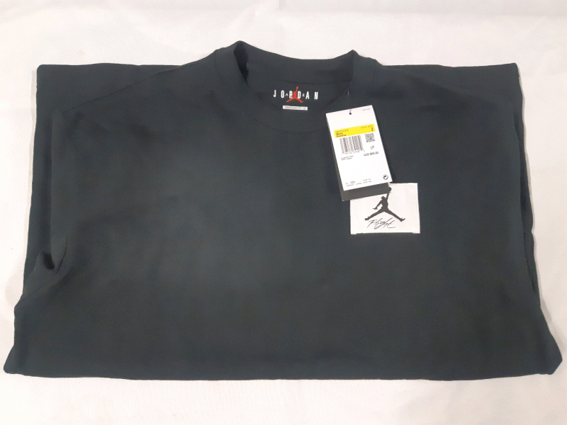 New Jordan Mens Black T- Shirt * Oversized Fit * ( Size Small )