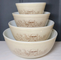 Vintage PYREX " Forest Fancies " Mixing Bowl Set , 4pcs . No chips or cracks