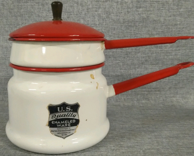 Vintage US Quality Enameled Ware double Boiler 8"