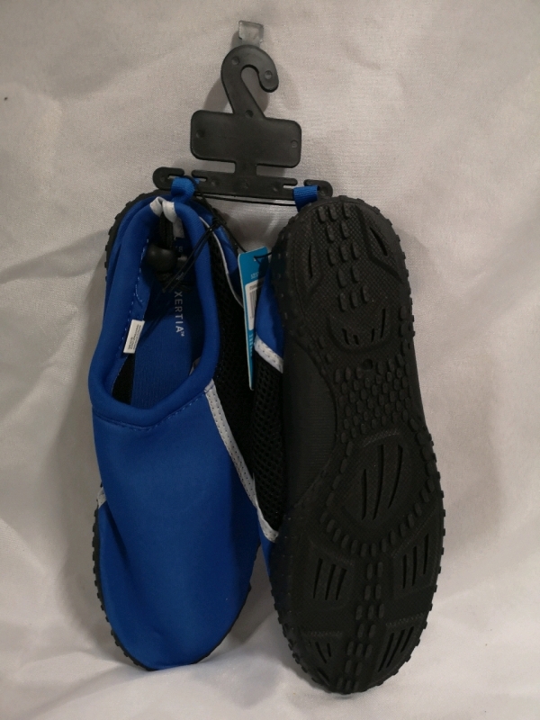 New Adults Water Shoes Sz 10