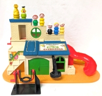 Vintage Fisher-Price Play Family Sesame Street Clubhouse with Big Bird, Bert & 5 Figures | 17" x 9.75" x 10.5"