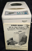 Black & Decker | All-In-One Deluxe Automatic Bread Maker ( 9" x 13" x 14" ) * Tested For Power *