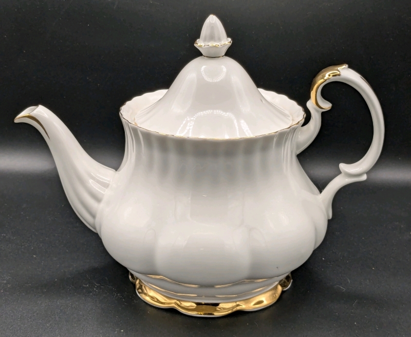 Gorgeous Vintage Royal Albert Val D'Or Bone China Teapot | 8.5" Tall