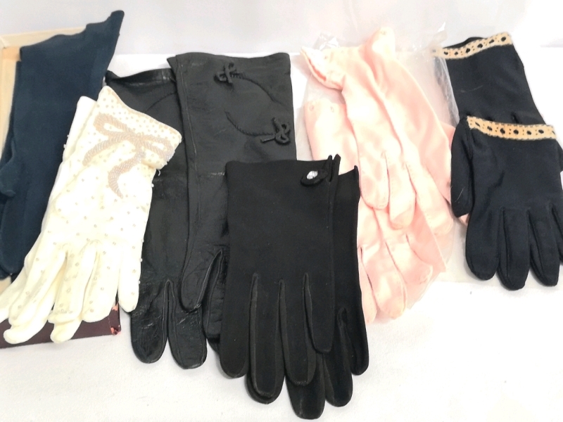 6 Pairs of Vintage Ladies Gloves