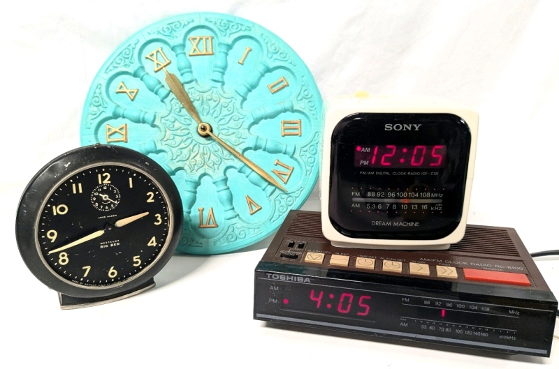 4 Vintage Clocks : Toshiba Clock Radio RC-8100, Sony Dream Machine ICF-C121, Westclox Big Ben & Plug-In Wall Clock