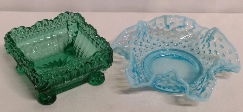 2 Vintage Coloured Glass Dishes - Fenton Style