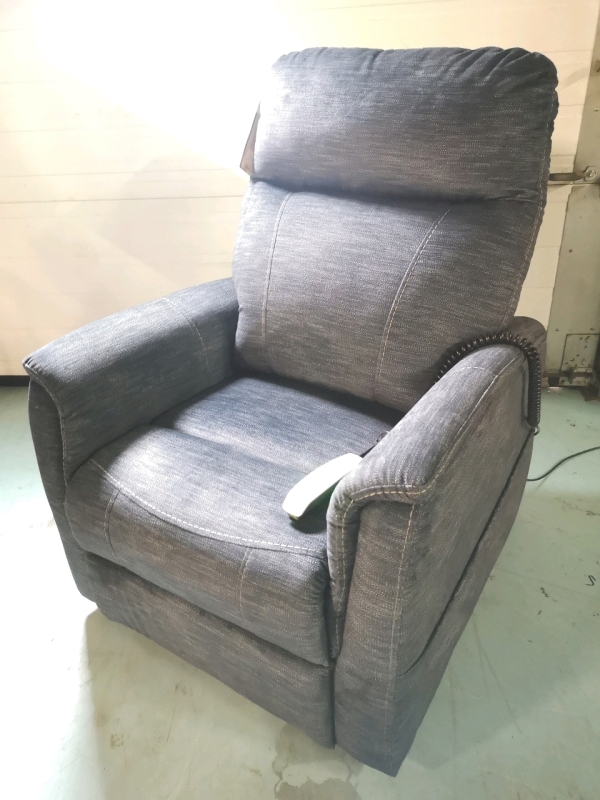 New Pride Electric Lift Chair/Recliner Petite - Working - Retails Over $1000 No Manual