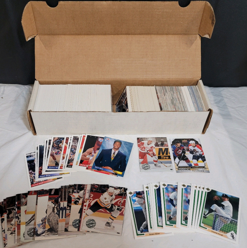 1991 - 1993 NHL Hockey , NBA Basketball & MLB Baseball Trading Cards . See Description