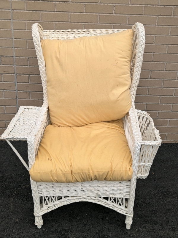 Vintage White Wicker Deck Chair with Side Table & Storage + Huge Poofy Cushions | 26.5" x 35" x 43.5" Tall