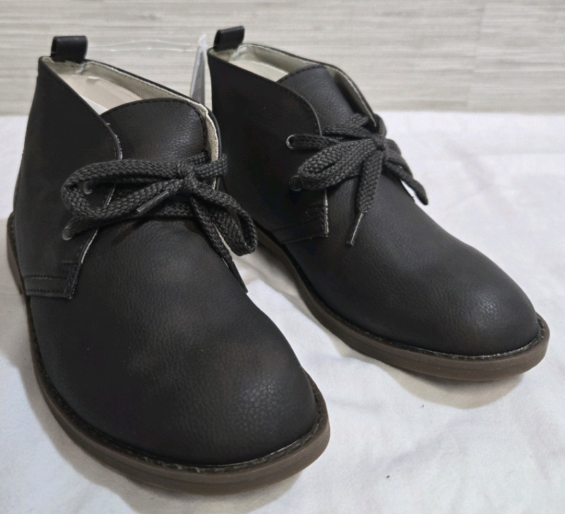 New | Gap Kids Size 1 Boys Leather Like Lace Up Boots
