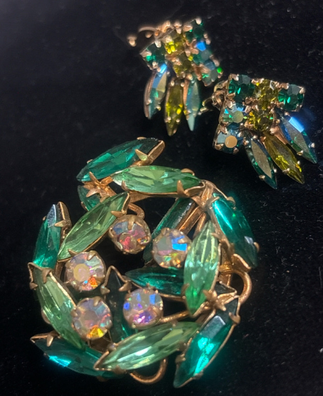 Vintage Emerald Green Peridot Brooch & Earrings Amazing