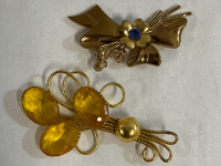 2 Gold Tone Brooches Yellow Rhinestone 4” Brooch & Blue Stone Clover 3” Brooch