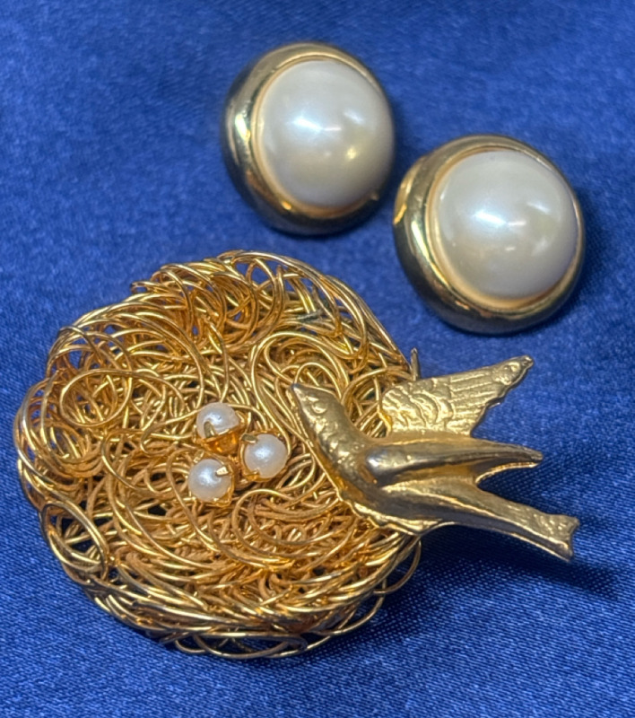 Wire Wrapped Vintage Bird Nest Brooch Faux Pearls Faux Pearl Earrings Pierced