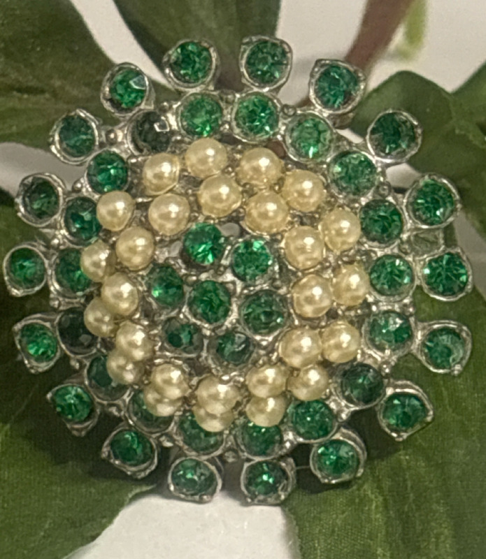 Domed Emerald Green Faux Pearl Vintage Brooch