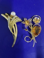 Pair of vintage goldtone brooches