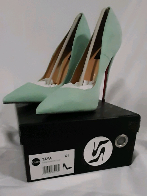 NEW-GIARO Taya Turquoise Velour Stillettos