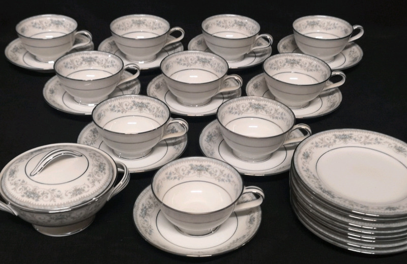 Vintage Noritake Colburn Teacups & Saucers & Sugar & Plates