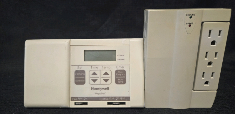 Honeywell | Thermostat; Magicstat ( 7" x 4" ) & 6 Plug Outlet Surge Power Bar ( 5.5" x 4"