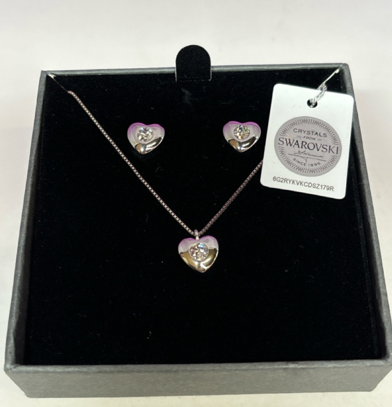 Swarovski Crystal NIC & SYD Earring Necklace Set New in Box