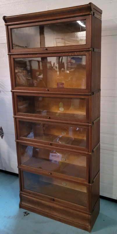 Vintage Globe Wernicke Oak 6-Tier Barrister Bookcase . Measures 34" Wide , 80.5" Tall & 11.5" Deep . All Doors Open & Close