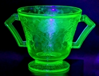 Gorgeous Vintage Unsigned Hazel Atlas Florentine Pattern Number Two, Poppy Green Uranium Glass Sugar Bowl | 3.35" Diameter x 3.25" Tall