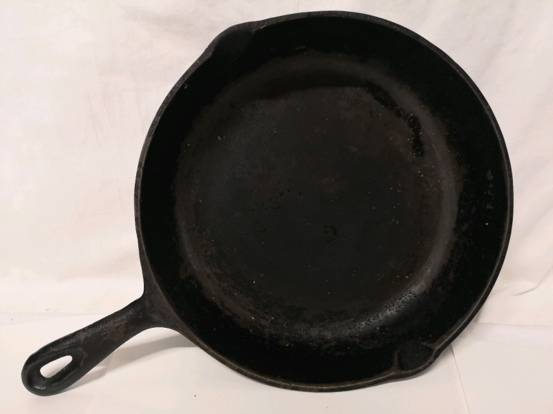 Vintage No.7 10.25" Cast Iron Pan - 2.25" Deep