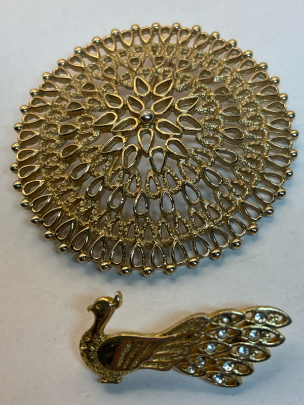 Venetian Sarah Cov Brooch Rhinestone Peacock Vintage