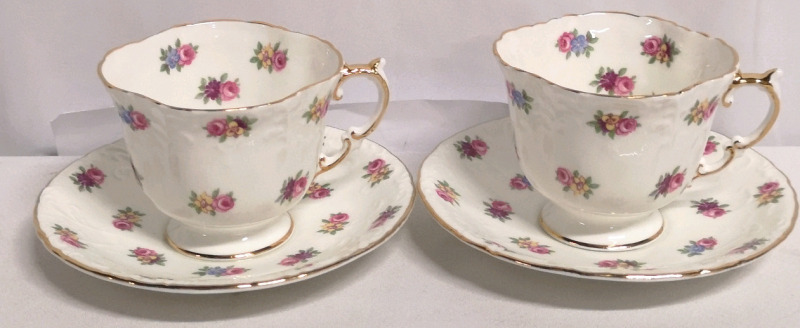 Vintage Pair of Aynsley Teacups & Saucers