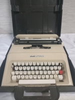 Vintage Typewriter Olivetti Lettera 35