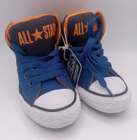 New Converse All Star Boys Junior U.S 11 CTAS High Street with Box