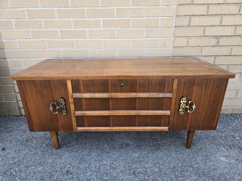 Beautiful Virginia Made By Lane Cedar Chest With *No Key* ( Still Has The Cedar Smell