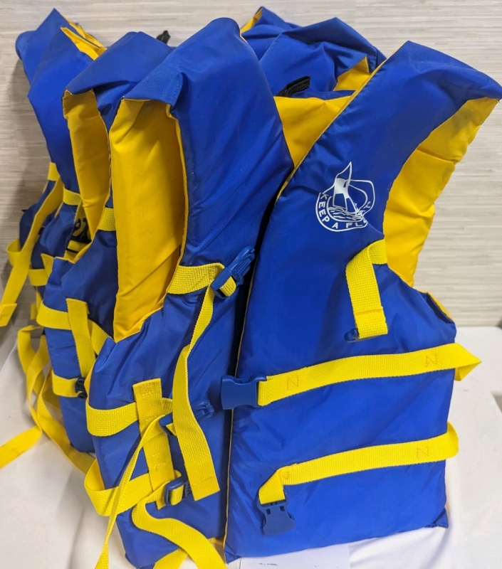 4 "Keep a Float" Lifejackets with Zip Case. Size "Universal"