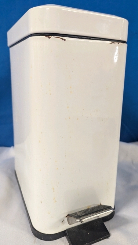 Vintage White Enameled Garbage Can with Kick Open Mechanism. 12" Tall.