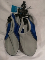 New Adults Water Shoes Sz 9