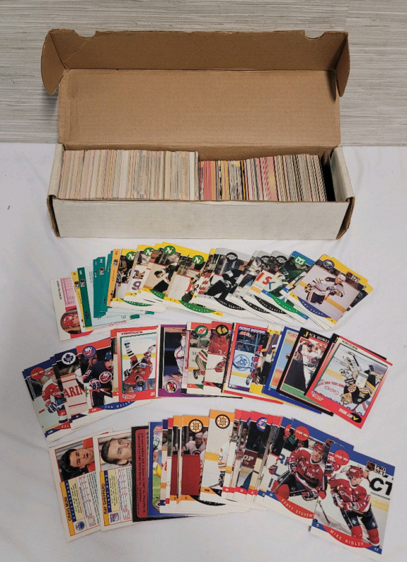 Early 1990s NHL Hockey , MLB Baseball & HFL Football Trading Card Singles