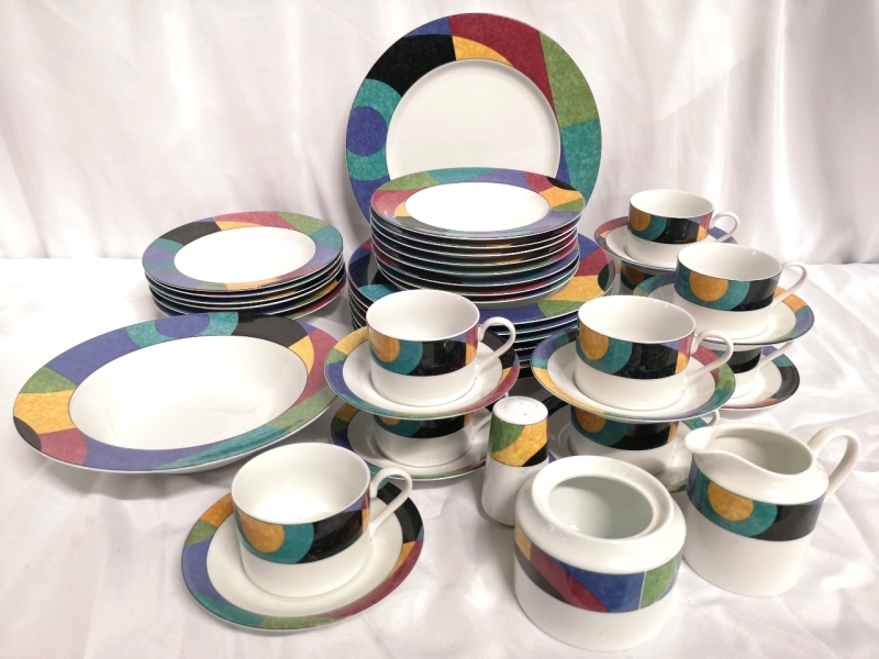 44 Piece MIKASA Dishes Colourful Pattern Currents