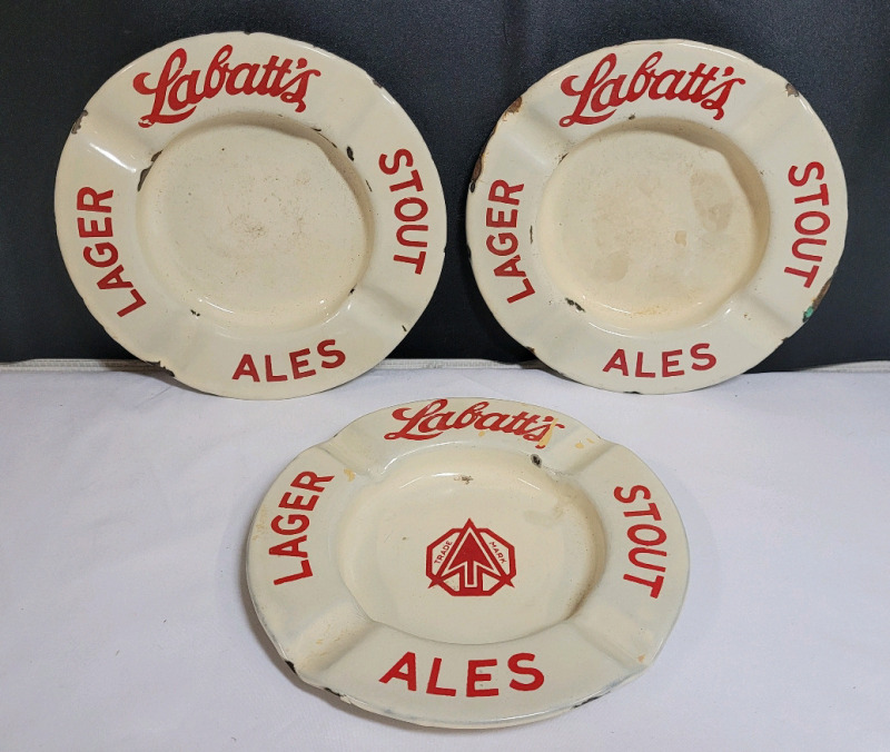 Vintage LABATTS Lager Stout Ales Metal Ashtrays . Measure 6 1/4" diameter each