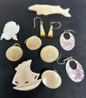 Mother of Pearl Large Jewellery Lot