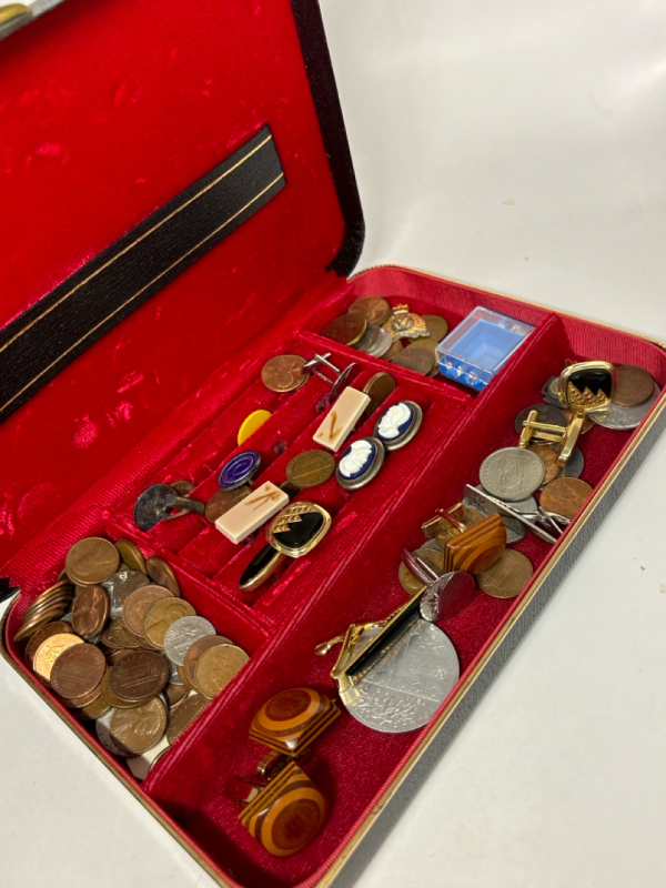 Men’s Jewellery Vintage Box Coins Cuff Links Unsorted