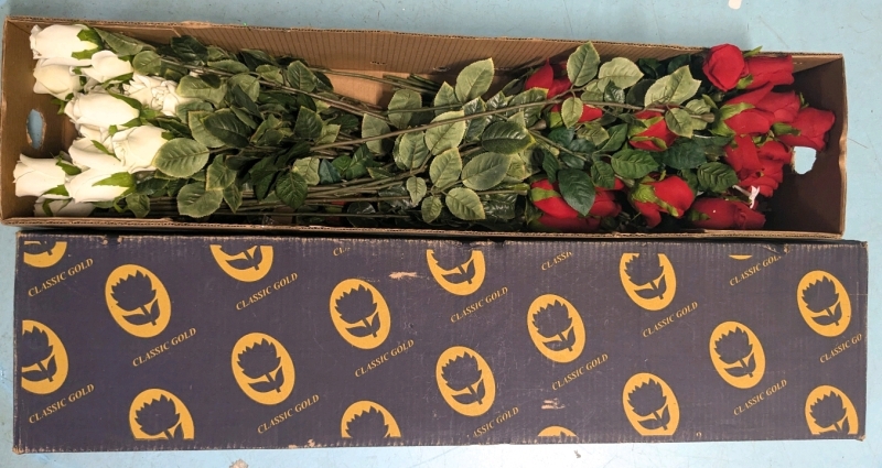 Vintage Classic Gold Artificial Red & White Longstem Roses | Approx 48 Pieces | Up to 26" - 29" Long
