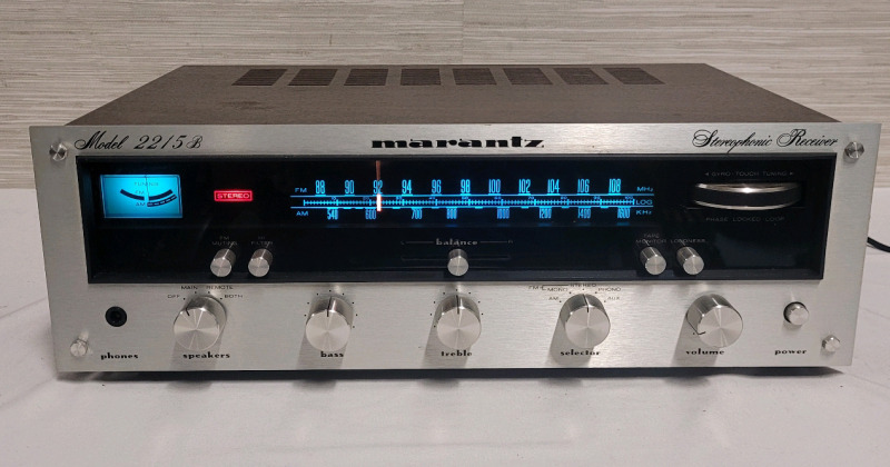 Vintage MARANTZ 2215B Stereophonic Receiver (1973-1977) . Recently Serviced Tested Working . See Description