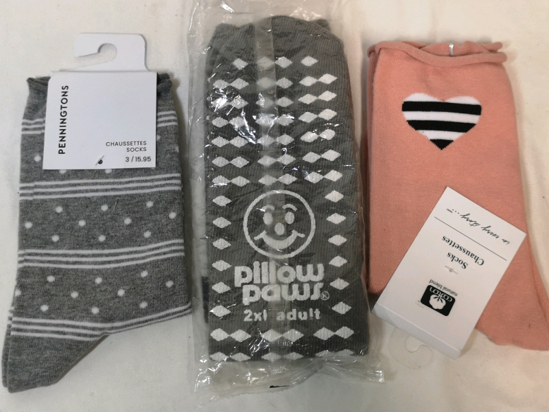 2 New Women's Pair of Socks + New Pillow Paws Slipper Socks sz 2XL